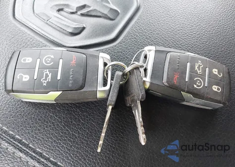 2020 Ram 2500 Laramie 4X4 8' Box z USA, uszkodzony, nr VIN 3C6UR5KL0LG121209